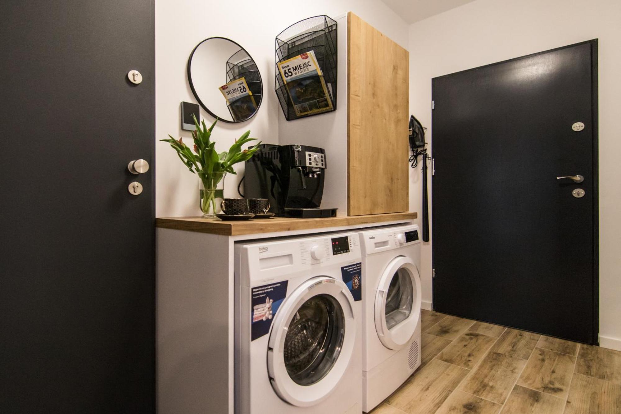 Apartment Monkey - 77 Wigury Street