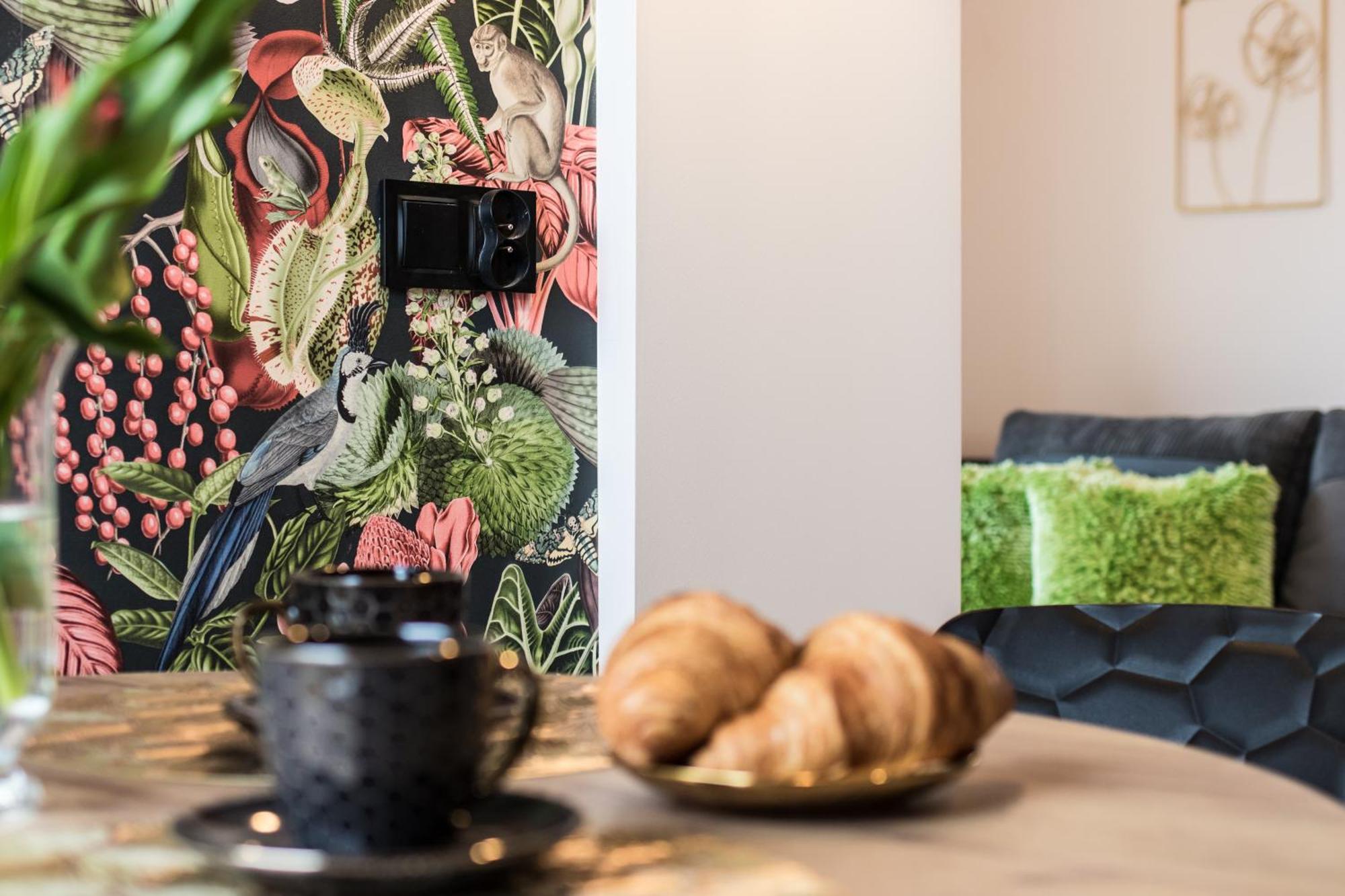Monkey - 77 Wigury Street